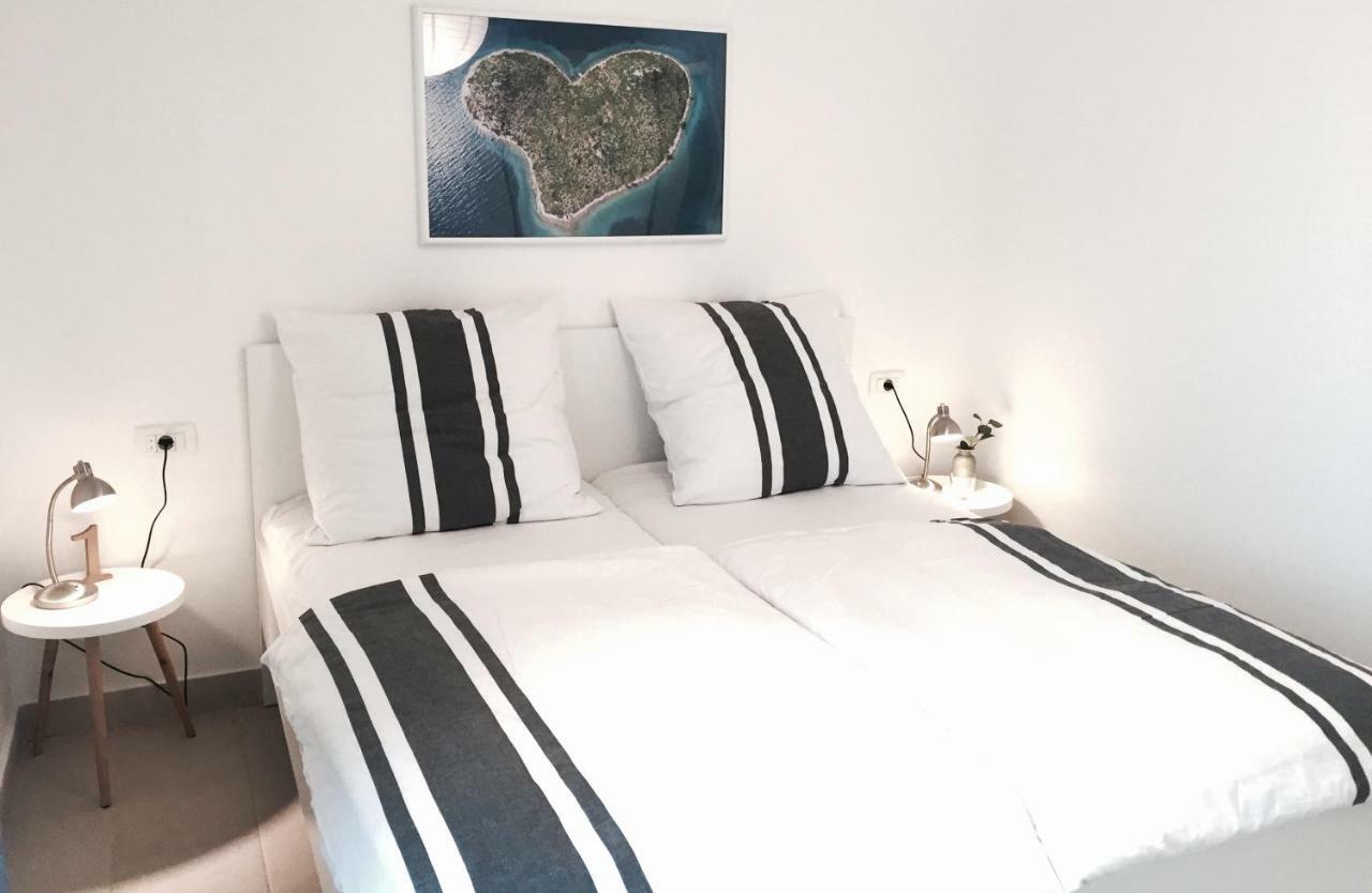 Apartmani Zivaljic Трогир Экстерьер фото